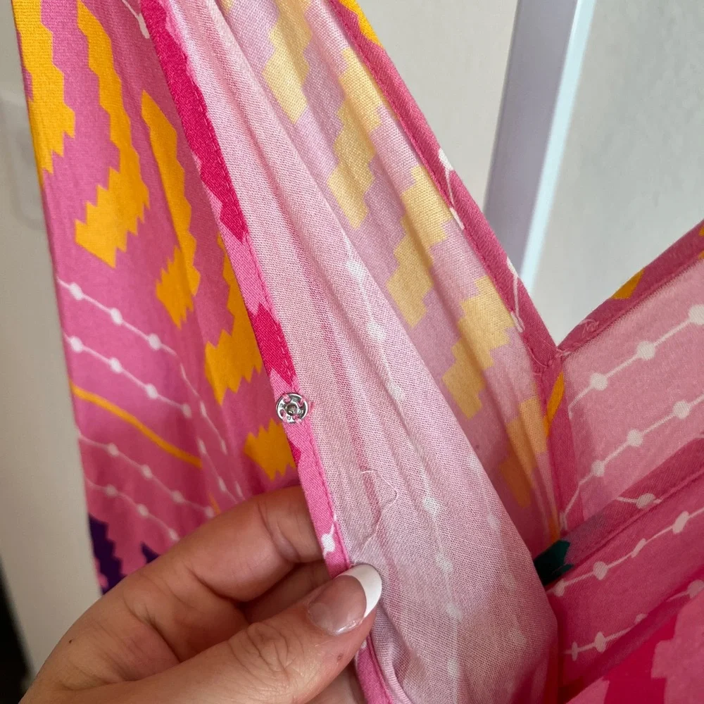 Cupshe Pink and Purple Maxi Dress with V-Neckline - Picture 4 of 5